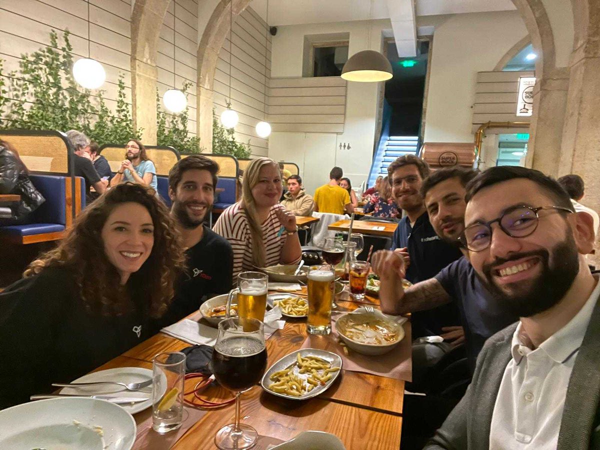 Nothing like closing the day with a #Francesinha with our friends from <a href="/ThinkDeepAI/">ThinkDeep AI</a>, <a href="/Wiseario/">Wisear 🧠🎧</a> and <a href="/VeesualAI/">Veesual</a>

Looking forward for the next round!

#ThrowbackThursday <a href="/techstars_mtlFR/">Techstars Montréal AI</a> <a href="/TechstarsMTL/">Techstars Montréal AI</a> #Class2020 #WebSummit2021 #AI #MLOps #MachineLearning