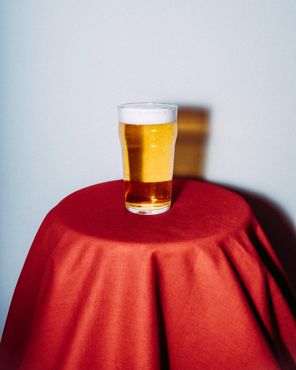 Tu n'as jamais vu une aussi belle photo d'une bière.
Maintenant qu'on a ton attention : <a href="/CircusCafeMusic/">Circus Cafe</a> sort "Daydrinking" le 26/11.