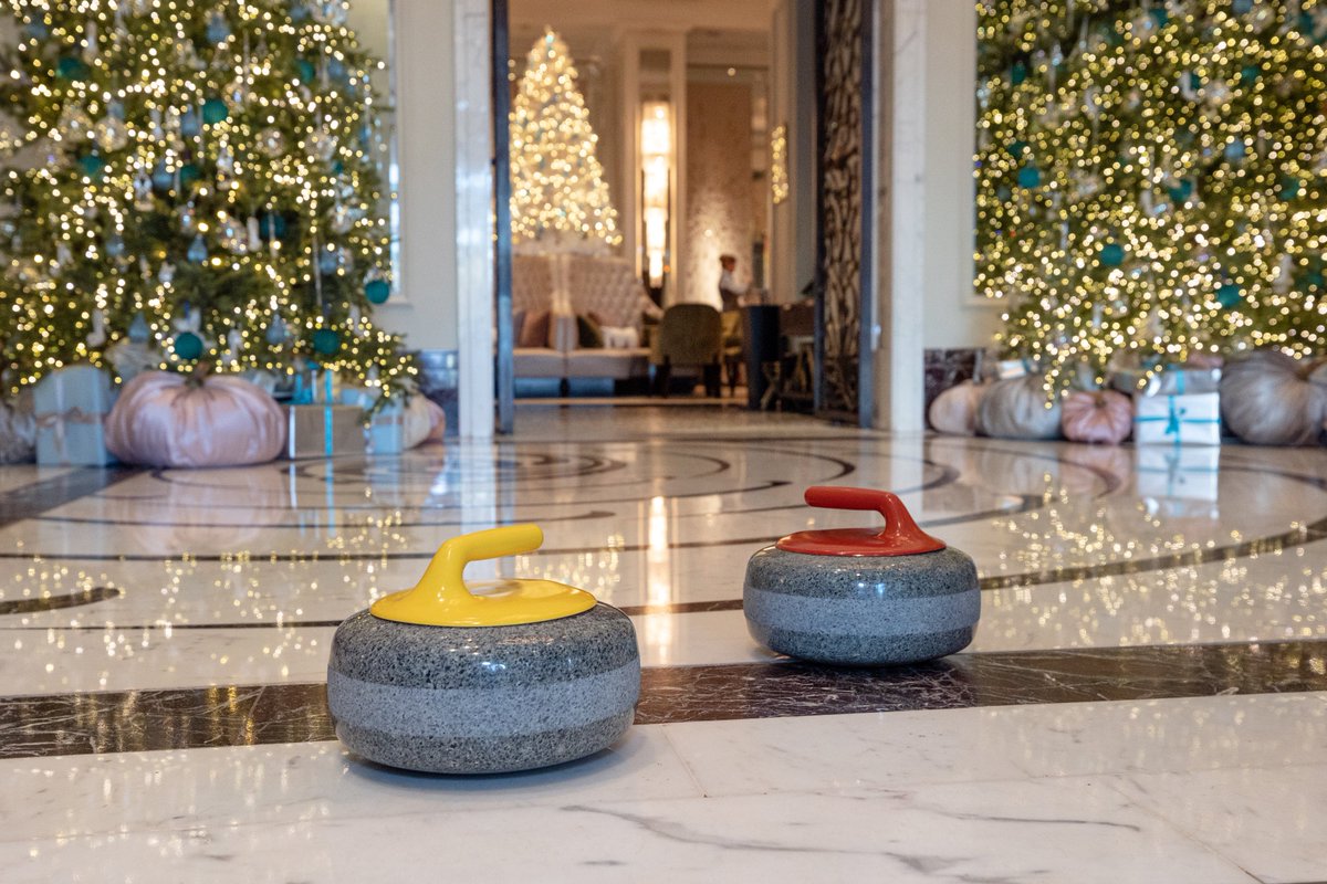 Langham_London's tweet photo. We are delighted to announce that from 24th November, our courtyard garden will be transformed into a one of a kind Curling Club accompanied with wintery cocktails, alpine infused street food and our very own Olympic ambassador, Eve Muirhead MBE 🥌 https://t.co/i40x6HwmMX https://t.co/wjFm8bJrUJ