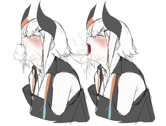 ラフのときって描き始めたら1枚の基本絵から10枚以上できちゃって、さあ描くぞってときは断捨離しまくって2,3枚になるんです。で、残ったラフがこれです。 