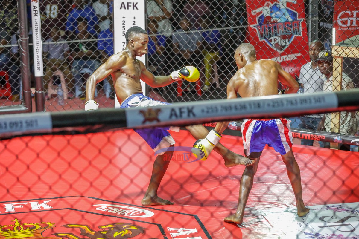 azamtvtz's tweet photo. VITASA PLUS: Ni zamu ya Mshamu Mohamed dhidi ya Ibrahim Masudy. Bado tupo kwenye mapambano ya utangulizi

Tuko LIVE #AzamSports2HD

#VifutiRoundKick #KickBoxingLeague2021
#AfricanFightingKing #VitasaPlus https://t.co/gvFFDOTLBn