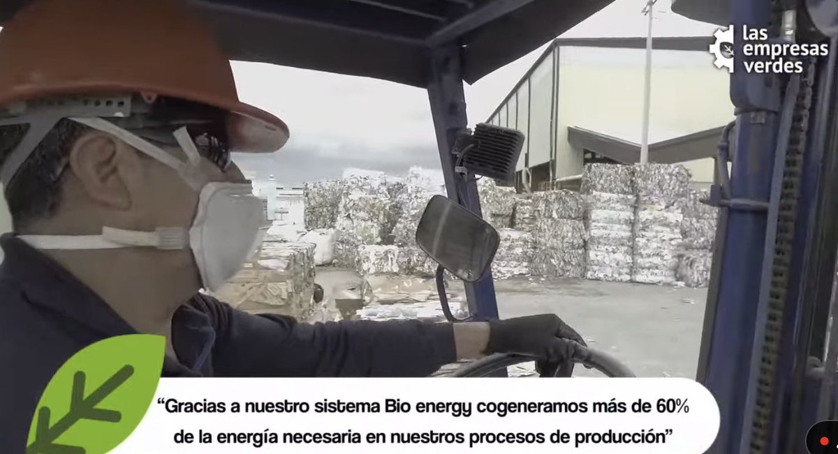 VerdesEmpresas's tweet photo. Vianney Cabildo comentó que durante el 2020, @BioPappel continuó impulsando la economía circular, reciclando 1.34 millones de toneladas de papel y cartón, lo que equivale a la captura de 5.36 toneladas de emisiones de carbono a la atmósfera.🌿
#EnForo #EmpresasVerdes https://t.co/dB6Nwgvm7L