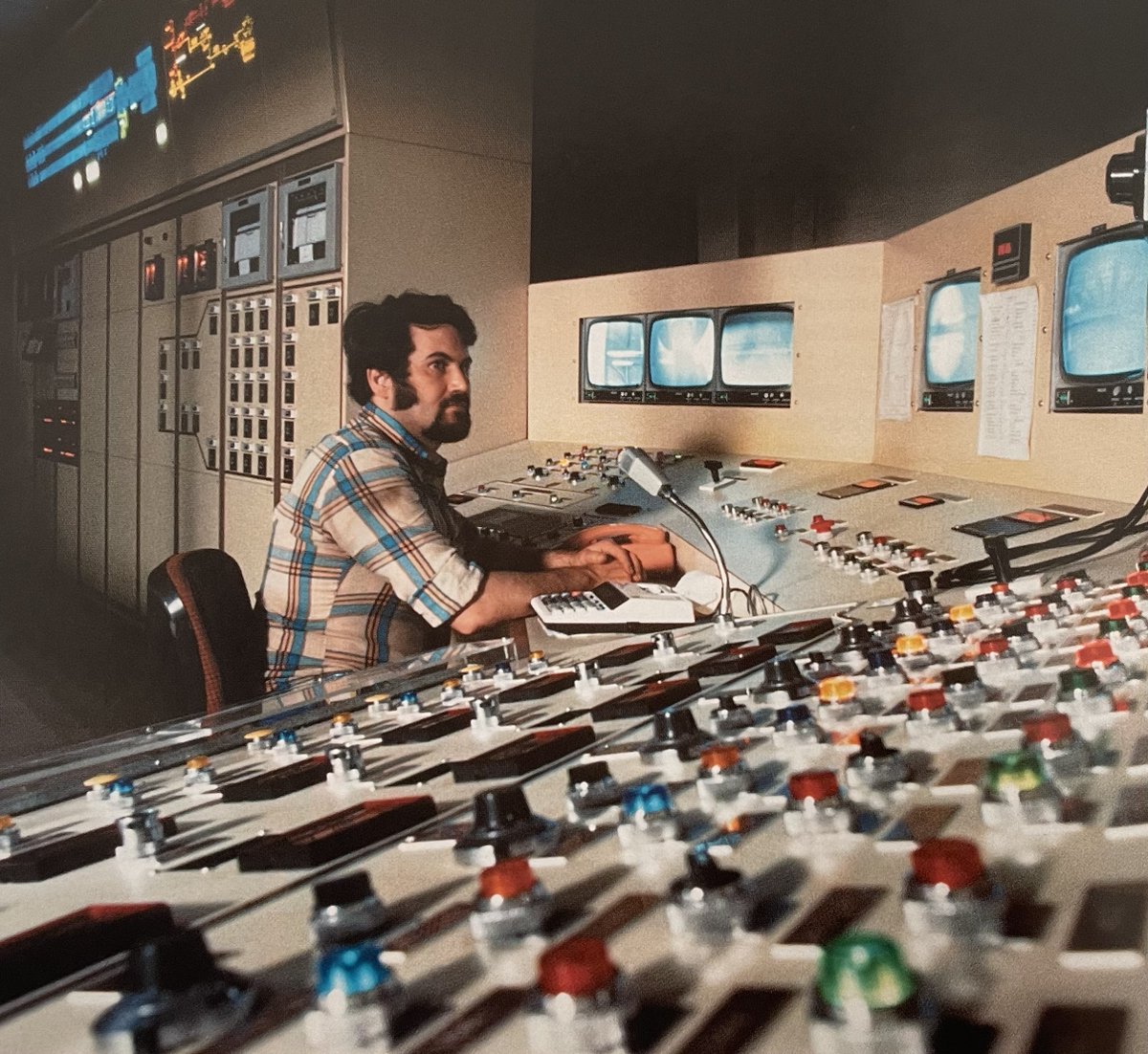 guardianglasseu's tweet photo. #Throwback to 1981 - The first European #GuardianGlass plant was built 40 years ago in #Bascharage, #Luxembourg. 🇱🇺
Guardian Glass has since become a trailblazer in the European #glass industry, promoting an innovative way of doing business. https://t.co/a8YSdGvpwj
