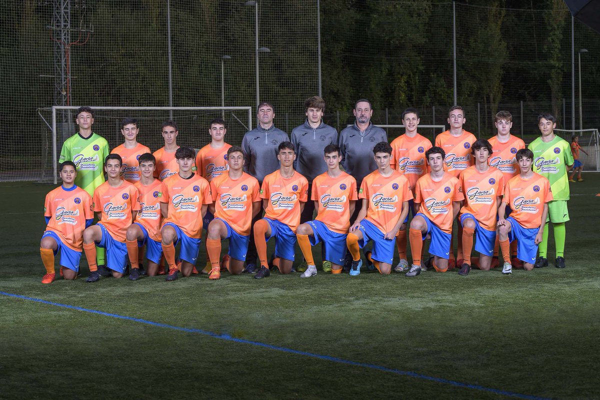 CDSanMarcial1's tweet photo. 🏆2021/2022🏆

📸 Ohorezko Kadete Maila

#goazensanmarcial 

#gover  
@837comunicacion 

#irun #futbol #formación #valores https://t.co/oEVYvKI4CG
