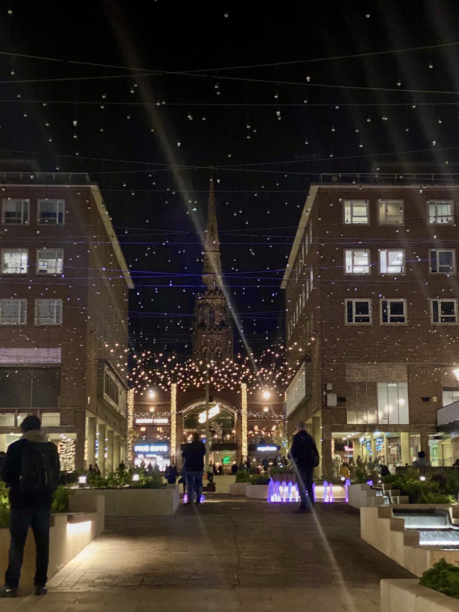 edgproperty's tweet image. Cov - you are looking cool!  Great to see you ⁦@martinrreeves⁩ #excitingthingscoming #coventry