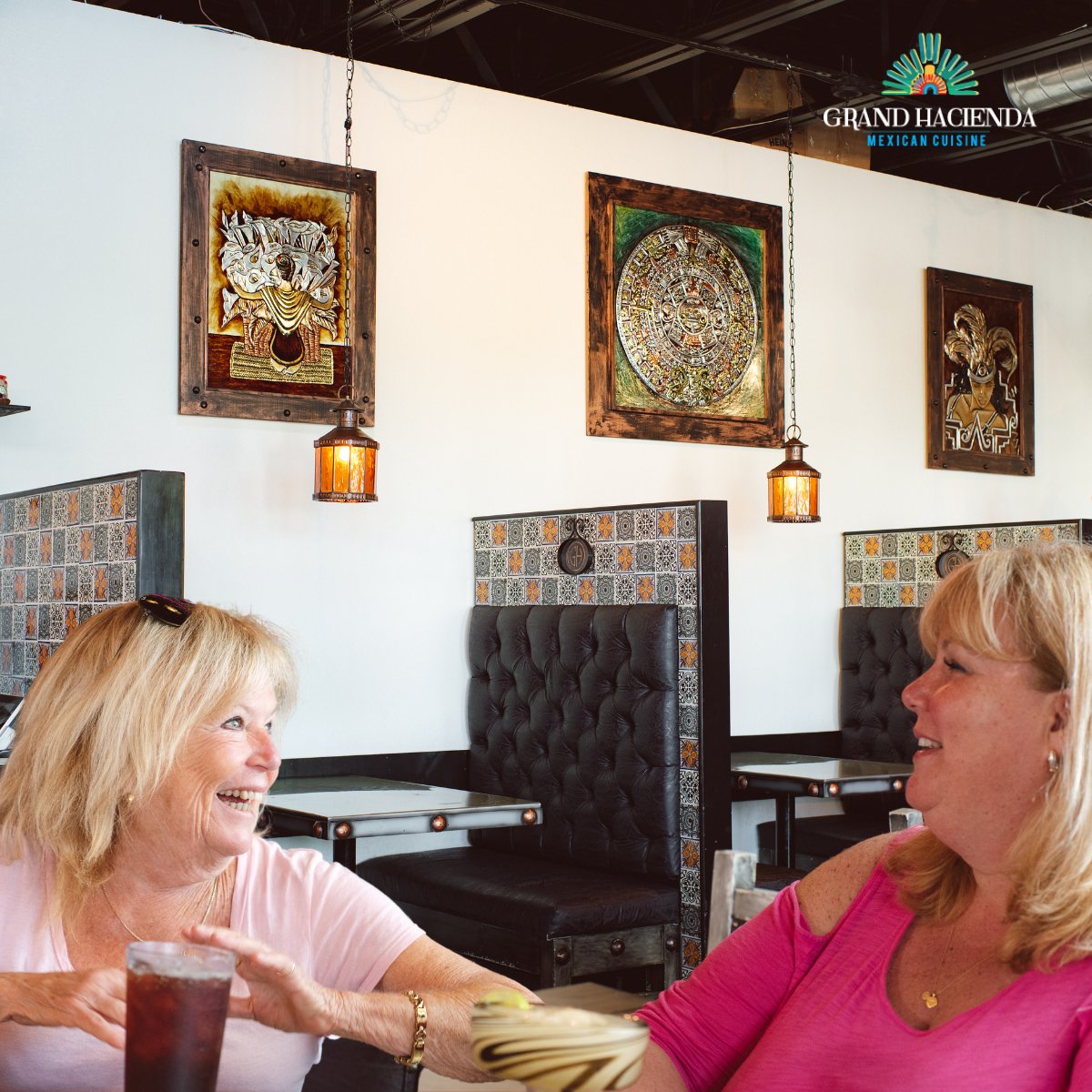 GrandHaciendaSP's tweet image. Coworkers? ✅ 
Boss? ✅ 
Babysitter? ✅  
Teacher? ✅   
Family?✅ 

We’ve got your list covered!  A gift certificate is the tastiest gift you can give this holiday season! Stop into any of our locations to pick one up! 😍 🎁 

#GiftCard #ShopLocalFL #EatLocalFL #StPete #Tampa