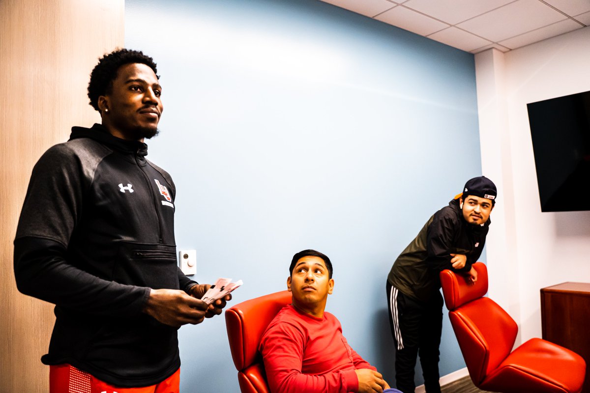 Handing out 🎟️ on campus. Remember that students get in for free! We will see ya'll tomorrow! #WeAreLU