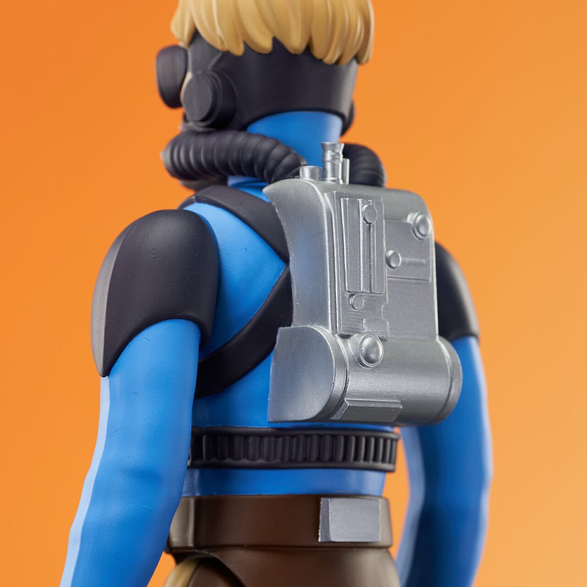 Eamon_'s tweet photo. Jumbo Concept Luke Skywalker was designed by yours truly and sculpted @GentleGiantLTD and is available to preorder now from the Gentle Giant store. Very fun project. #starwars #concept #ralphmcquarrie #designer #actionfiguredesign #actionfiguredesigner #lukeskywalker #jedi #toys https://t.co/D7yD7A9cso