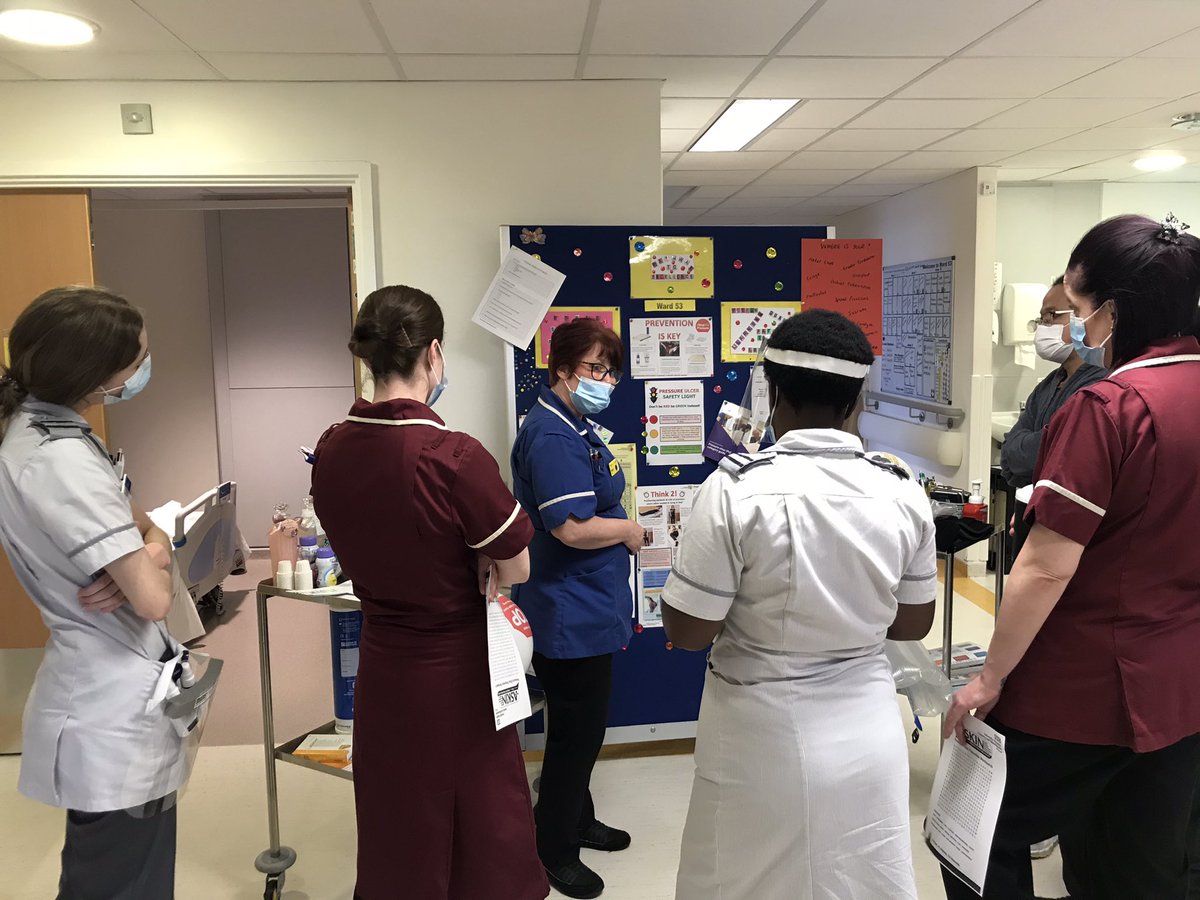 #worldstopthepressureday a resounding success on #ward53, sharing and learning good practice. And there were cakes and prizes to. A good day all round.