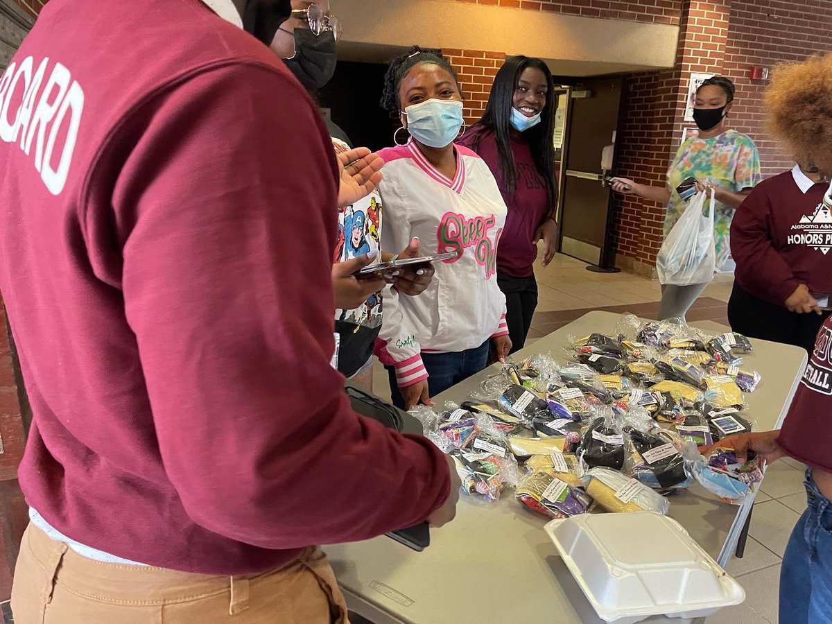 aamuvaxsquad's tweet photo. Just a little recap on the event we had yesterday!! We had a great time meeting with you all and explaining what our initiative is about‼️ Please stay safe during the break https://t.co/HhrCmsNq7t