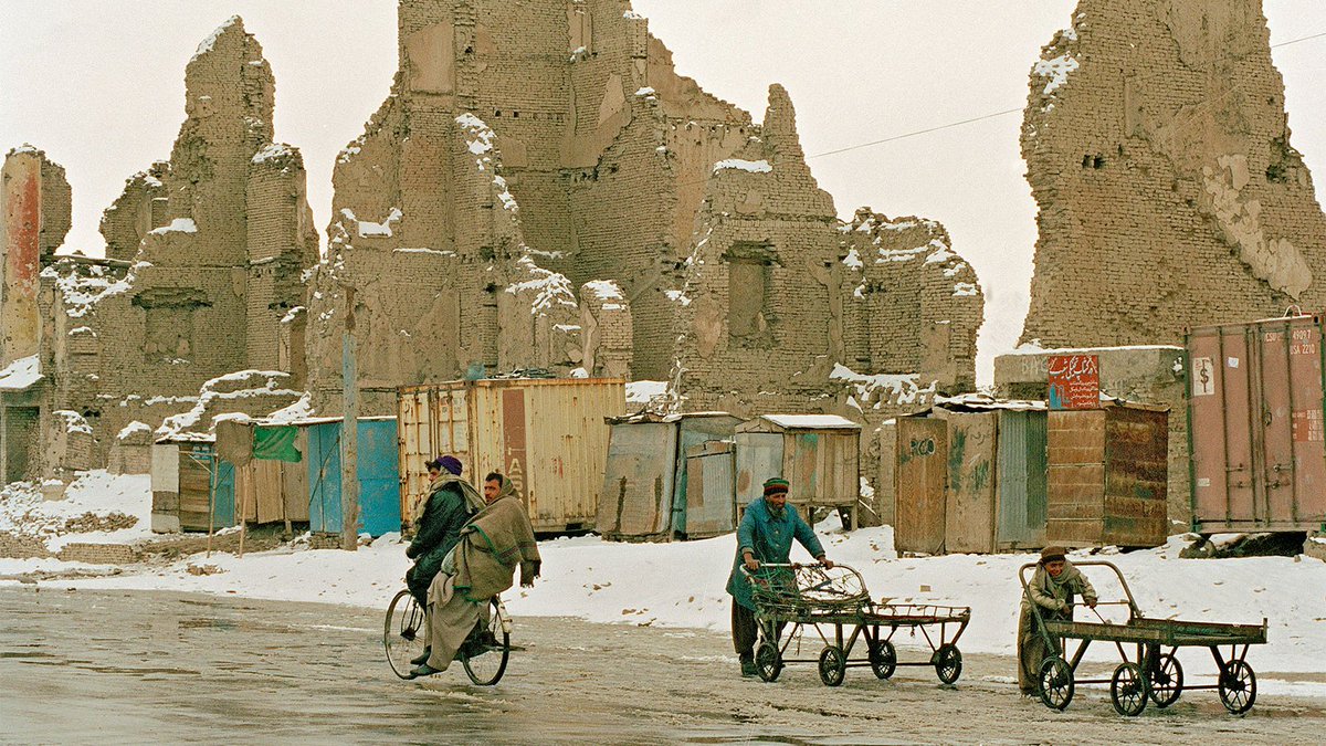 #Taliban-led Government in #Afghanistan has signed agreements with three leading aid agencies in a bid to support hundreds of thousands of displaced families ahead of the #winter season. (File <a href="/BengalNewzPhoto/">Bengal Newz Photo</a>) | #Afghan #WinterFalls #WinterIsComing <a href="/UNICEFAfg/">UNICEF Afghanistan</a>