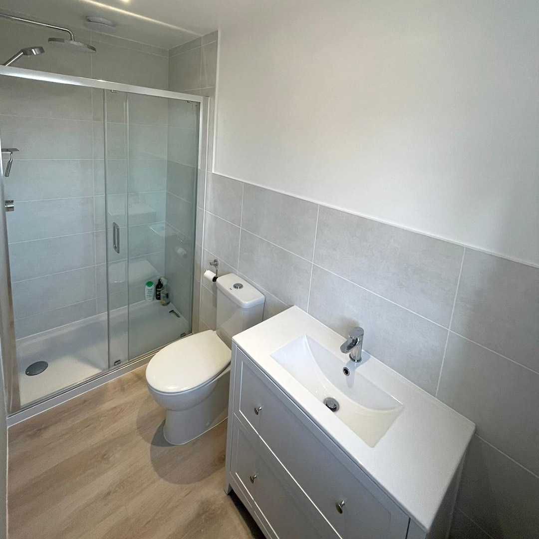 🛁 Full #Bathroom &amp; #EnSuite Upgrade 🚿
Including: #Tiling #flooring &amp; decoration. To book a FREE consultation, contact Nigel Smith on 📲 01522 697707