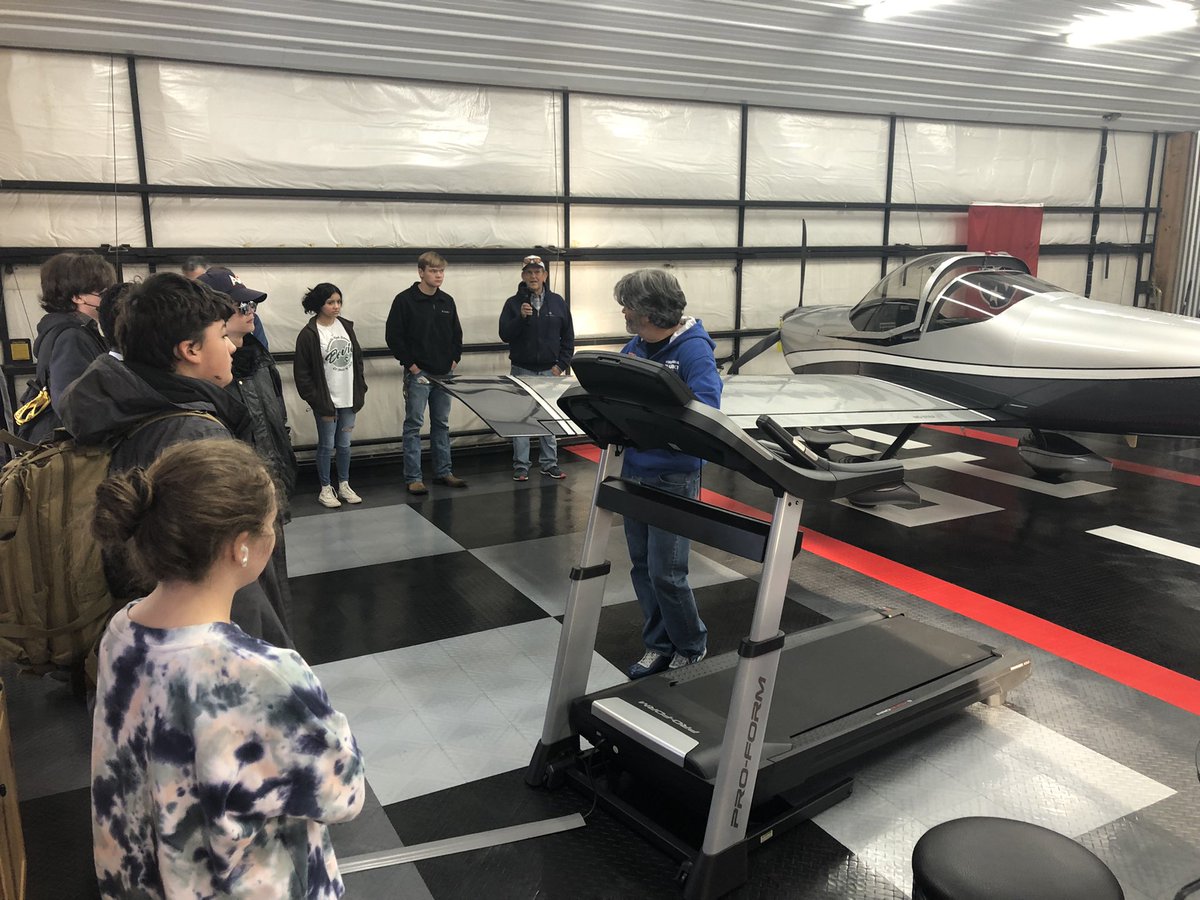 AerospaceGtc's tweet photo. Yesterday, GTC Aerospace students had the opportunity to visit Hensley Airpark in Chucky, TN. Students were introduced to unique, home built aircraft and even had the chance to examine an RV-12, the same aircraft their currently building through @FlyTangoFlight. https://t.co/ZtdRv7Rgjn