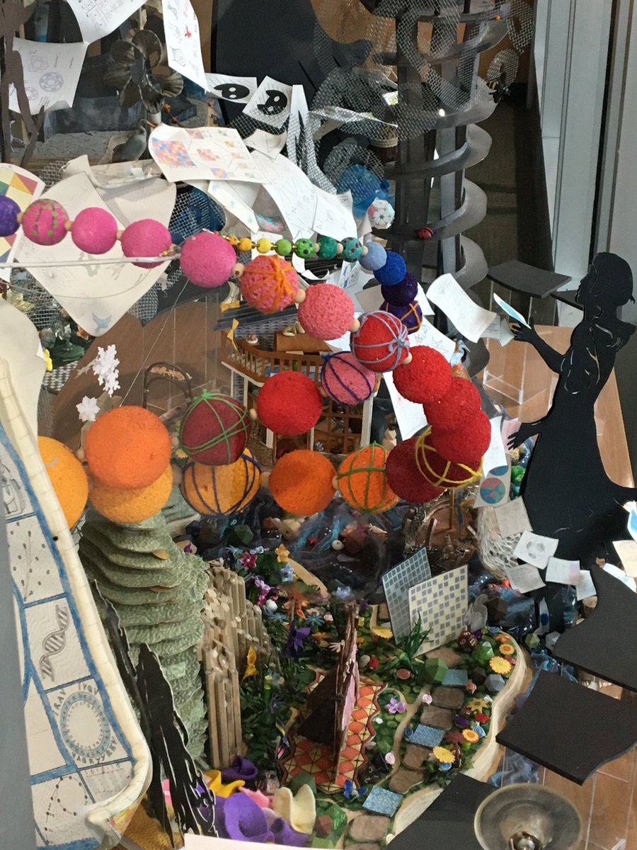 Professor_OJ's tweet image. Took my Performing Science students to see #mathemalchemy installation in Gross Hall. Couldn’t get a 360 view bcuz the room was locked but we took in all we could via glass windows &amp;amp; treasure trove website mathemalchemy.org #sciart #STEAMwork