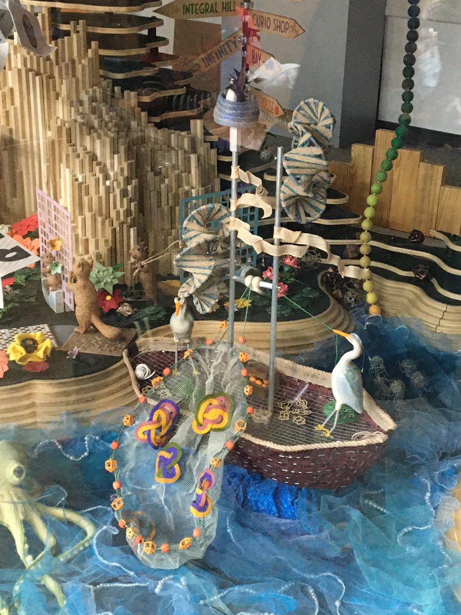 Professor_OJ's tweet image. Took my Performing Science students to see #mathemalchemy installation in Gross Hall. Couldn’t get a 360 view bcuz the room was locked but we took in all we could via glass windows &amp;amp; treasure trove website mathemalchemy.org #sciart #STEAMwork