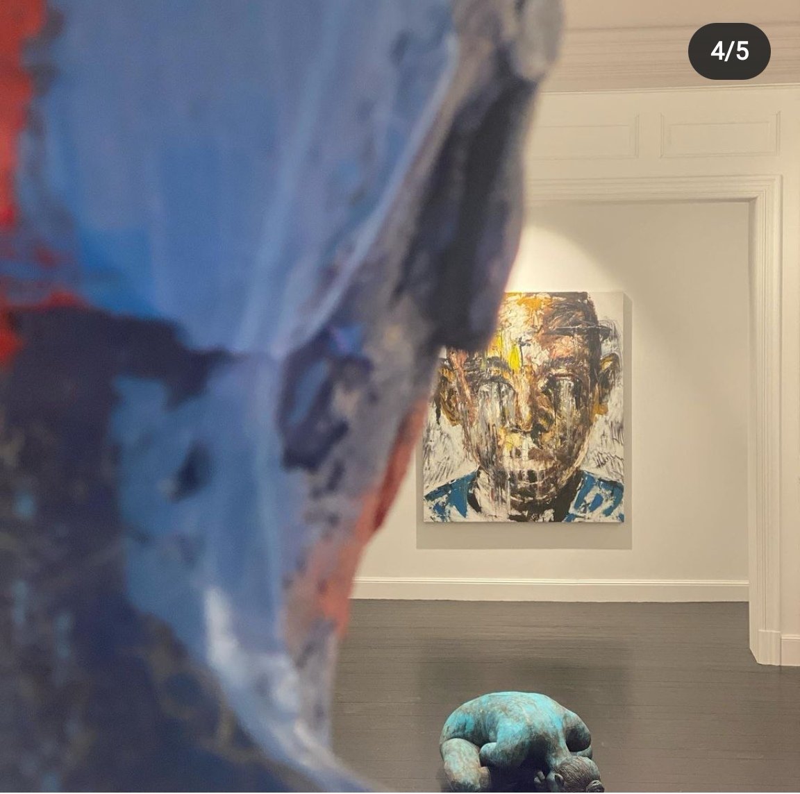 ennockmartZA's tweet photo. From a special collect "HOPE IN DARKNES" one piece beautifuly hang in Belgium as part of  special collection behind, Lionel Smith Sculpture and next to the like of Piblo Picasso's original prints. Frame 4 is available for sale for the fist time in SA

0788230301 or DM https://t.co/7tFB4fd5Zw