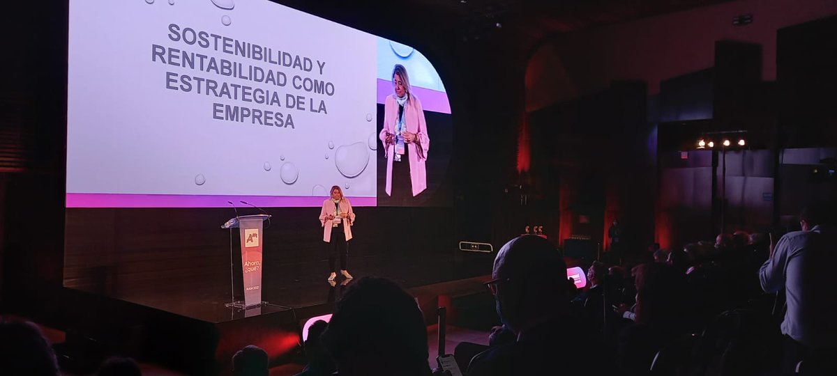TrevenqueGroup's tweet photo. Gran día en #AM2021, reflexionando 💬 sobre los retos de las #empresas andaluzas. Y hemos disfrutado de un almuerzo 🍴 con nuestros amigos de @el_cuartel, @pprimor y @CarlosAlcarazSA. Gracias a @AMcongreso  por hacer posible este encuentro 👏
#GrupoTrevenque #TuSocioTecnológico https://t.co/O5zjgxYKS5