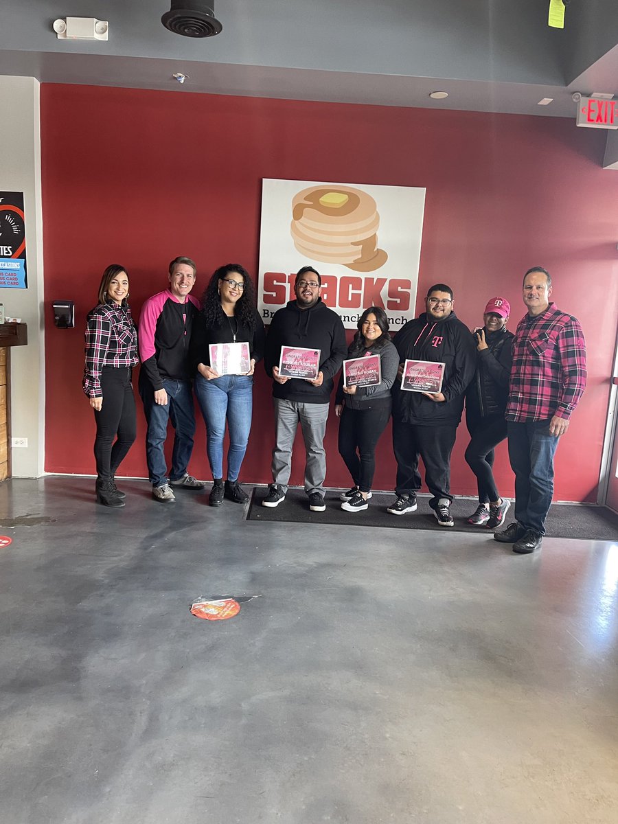 RamonitaGaud's tweet photo. Just wanted to extend my gratitude to some amazing leaders for taking time out of their busy schedules to celebrate and acknowledge our hard work and dedication in the LEAD program. @mariajimenezz4 @BrandonTaggart5 @judithMbrad @CP_Polizzi @Roman8Cristina Ezequiel&Memo #LEAD2021 https://t.co/ILqMkpU3ox