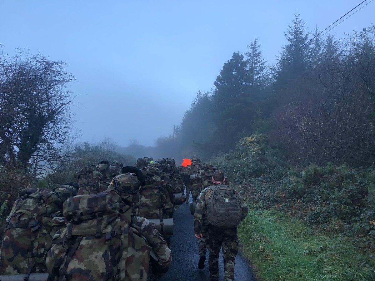 12infbn's tweet photo. ‘ENDEX!!!’ 163 2*Pl march 18km back to barracks in full kit from Cratloe Woods, marking the end of their course. https://t.co/XgLuMbYTWn