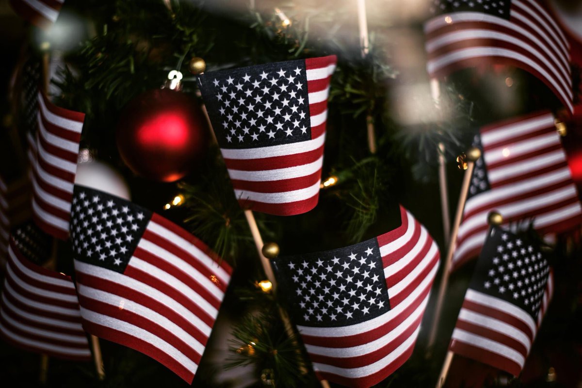 FloridaMadeinA1's tweet photo. There has never been a better time to break our dependency on foreign made products. It's up to the American people to decide where their money goes when purchasing products. 
This holiday season, create and save jobs in the United States of America by purchasing 100% #America https://t.co/LhYMUBLmem