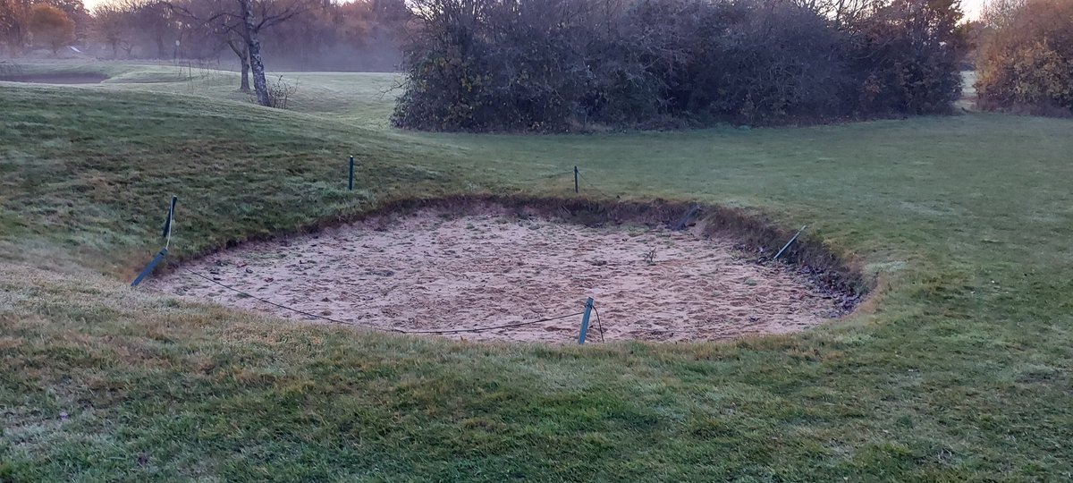 daddyjohnboy's tweet photo. Winter work underway. 7th bunker first victim https://t.co/32bgag4RSz