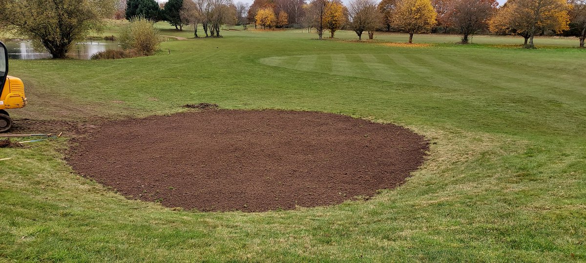 daddyjohnboy's tweet photo. Winter work underway. 7th bunker first victim https://t.co/32bgag4RSz
