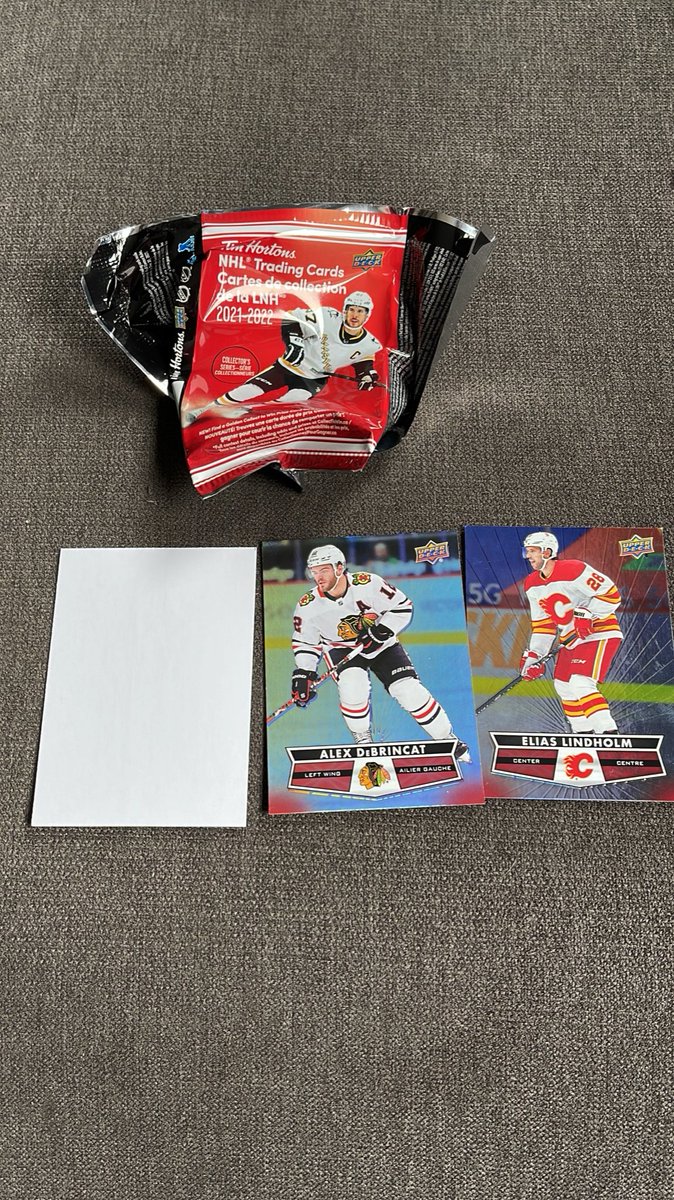 Haars1977's tweet photo. @TimHortons what’s up with this? A completely blank piece of cardboard in with the hockey cards? https://t.co/n6gPNR8E5D