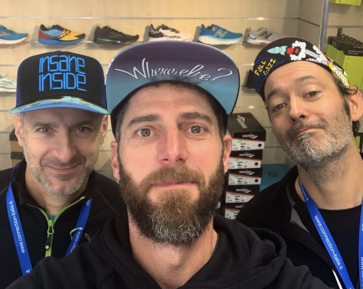 Daroitwilliam's tweet photo. Raduno di menti INSANE presso @sportwaybl 😂🎉🔝
#running #insaneinside https://t.co/btG4fnFtK3