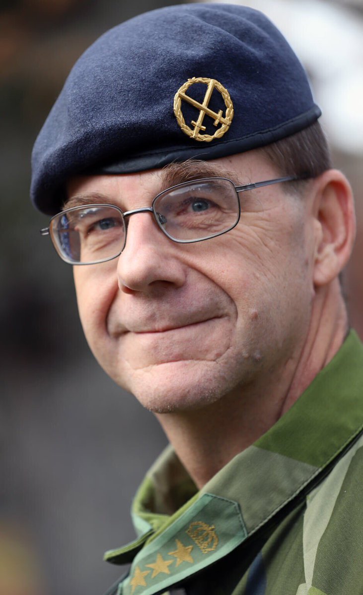 Ny chef för Södra militärregionen (MR S).
Överste Per Nilsson som för närvarande är chef för Göta trängregemente T 2, kommer från 2021-12-16 tillträda tjänsten som chef för Södra militärregionen. Vi hälsar Per välkommen till MR S.