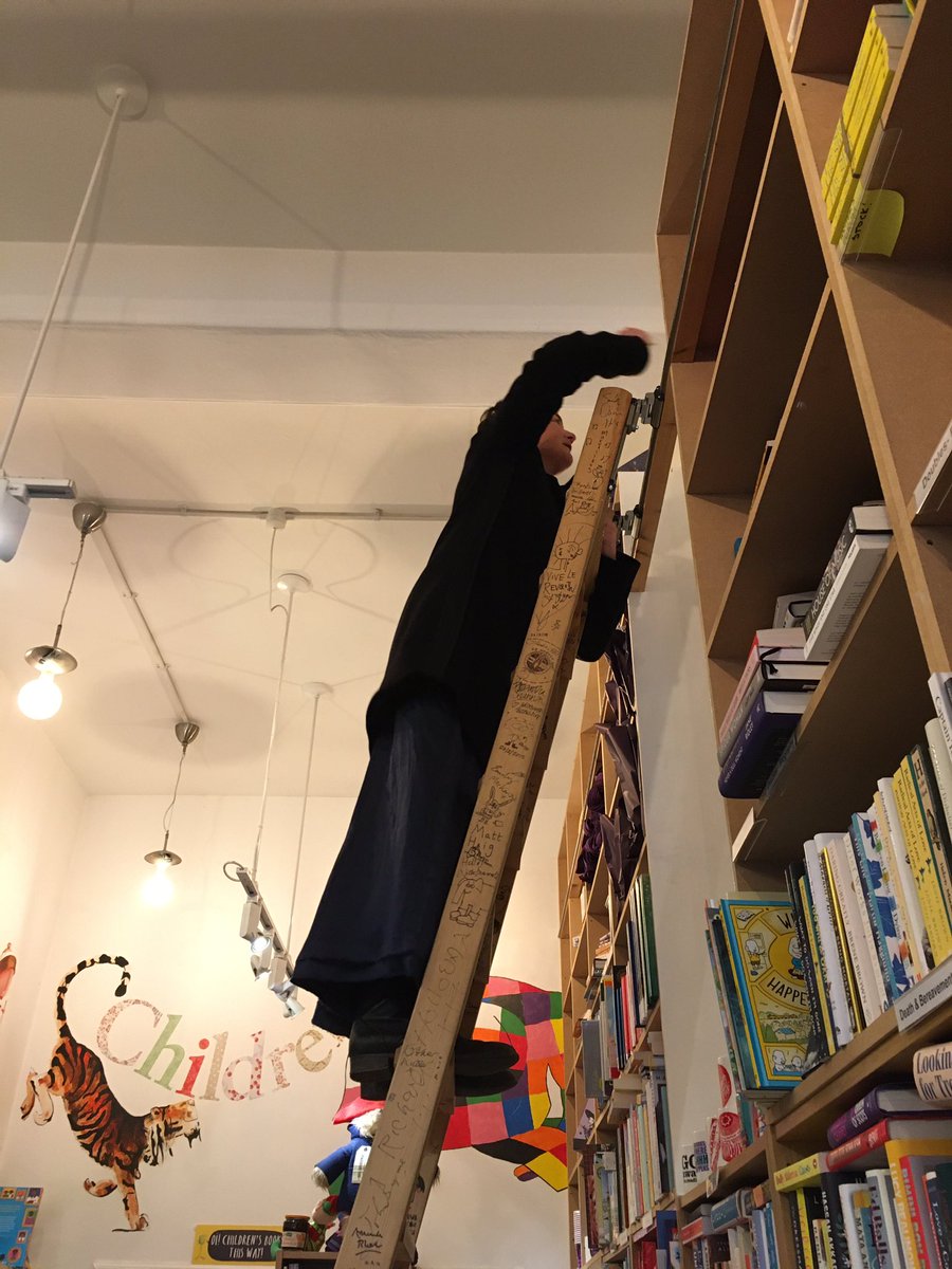 EdinBookshop's tweet photo. Can you spell "snow"? Try it in other languages! We have signed copies of #FiftyWordsForSnow by @nancycampbelle - a poetic compendium of culture and adventure.
#ChooseBookshops #books #Edinburgh @thestormboy @eandtbooks https://t.co/MGdrdDVOVs