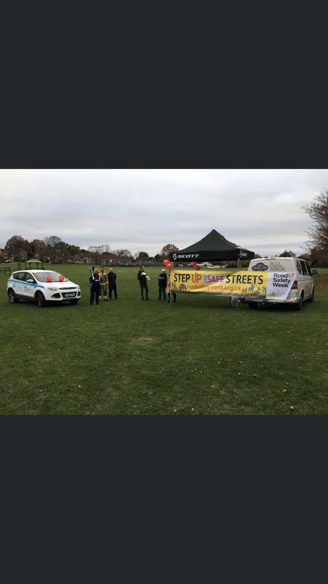 Pulb_school's tweet photo. Thank you to the community wardens, Bikeside and WSFRS for working with the children and are community #hdc #pulboroughcommunitywardens #bikeside https://t.co/CR7qvysP1L