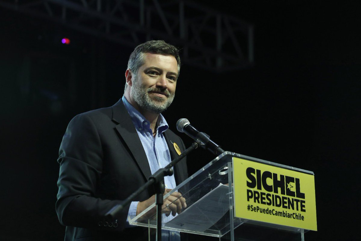 sebastiansichel's tweet photo. El camino es la esperanza, no el miedo. Es el futuro, no el retroceso. Es la libertad, no la violencia. Vamos a ganar, con un proyecto colectivo mayoritario y que quiere unir a Chile, haciendo cambios sin violencia. Este domingo 21 demostremos que #SePuede. #ConSichelSePuede https://t.co/CdupkIs6lh