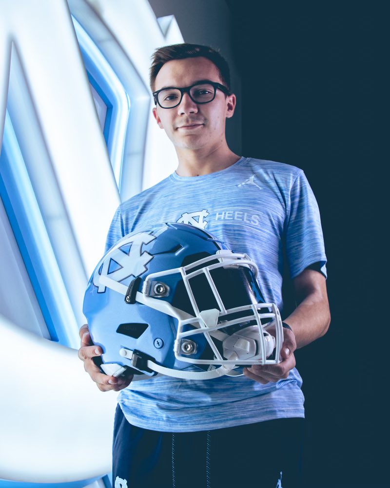 UNCEquipment's tweet photo. This week’s uniform reveal brought to you by our senior student managers. Carolina blue helmet, Carolina blue jersey, and white britches. 📸:@dlckerson_  

#CarolinaFootball 🏈 #BeTheOne https://t.co/APNJEw0BTF