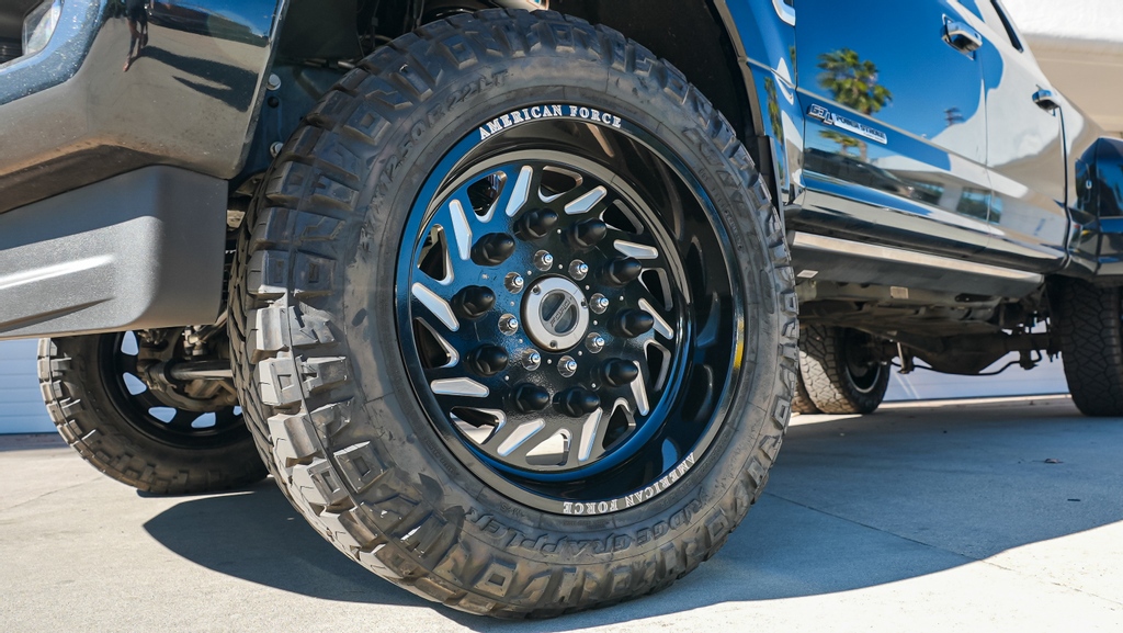 galpinautosport's tweet photo. On the topic of Super Duty look at this beauty!

Carli 5.5" Pintop kit with Carli Torsion sway bar and Carli Radius arms @carlisuspension
22x10 American Force Super single wheels @americanforcewheels
37x13.50R22 Nitto Ridge Grapplers @nittotire

#f350 #dually #galpinautosports https://t.co/6TSb2kfq2Z