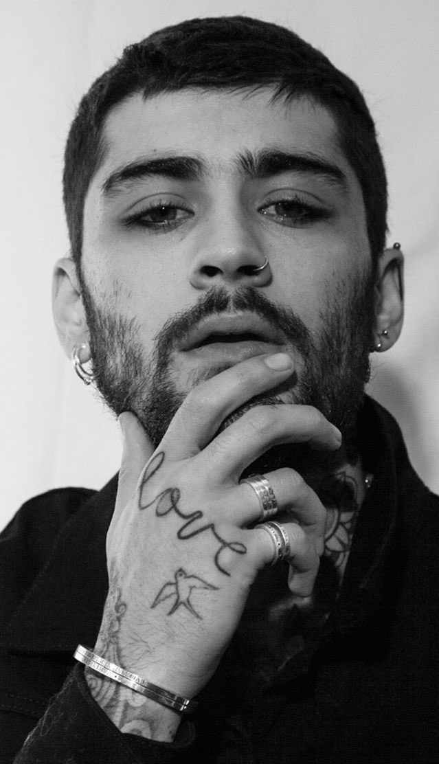 zjmposts's tweet photo. zayn malik details https://t.co/TcDfjC3Ppz