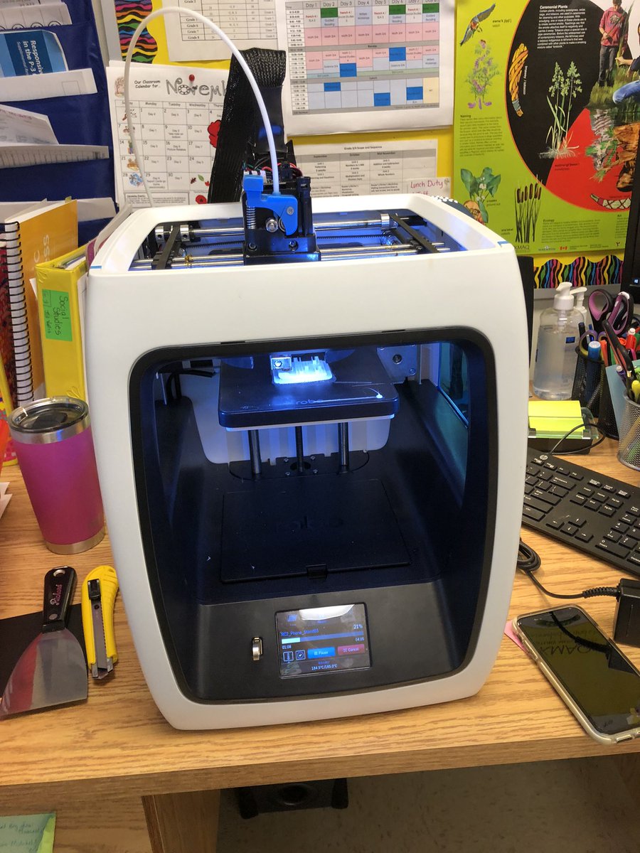smleblanc40's tweet photo. Tinkering with 3D printing - tech buddies from grade 8 helping grades 3 and 4 #cbvrce_tech #cbvrce #digitalcitizenship #riversideelementary https://t.co/WgURg9O3YT