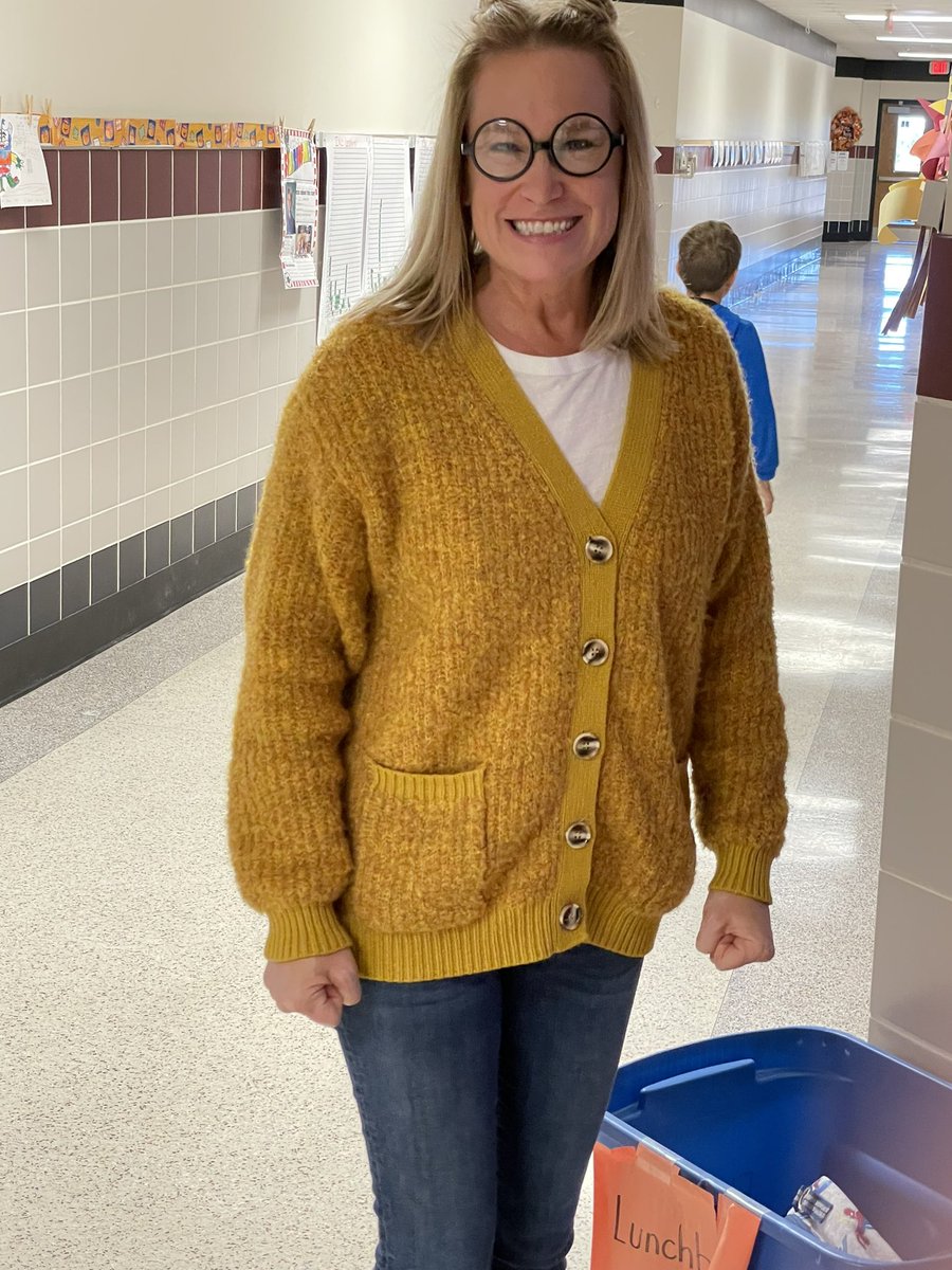 MQuisenberry1's tweet photo. Got to meet Junie B. Jones, Fancy Nancy, and Arthur at @StuardAledo Aledo Reads celebration! Students are also participating in an author visit from Gordon Korman! #AledoReads @AledoISD https://t.co/EkFrtIJtS2