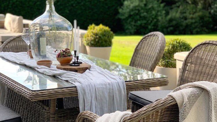 Take a break, breathe and enjoy the crisp autumn air 🍂 Shop your new All-Weather dining sets bit.ly/garden-dining-…

📸: @inside_number_5_