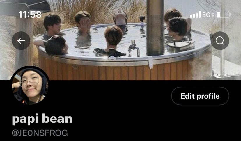 JE0NSFROG's tweet photo. ERM, PICK ONE RN ‼️ https://t.co/pSbUnjDpRr