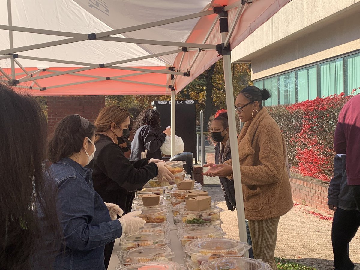 CRI_IncCT's tweet photo. JOIN US-Thanksgiving Dinner-PickUp

FREE Hot Dinner Pick-Up:
Drive Through/Walk Through -Open to the Public!

Date: Thursday, November 18, 2021
Time: Noon - 1pm
Location: Parking Lot
350 Fairfield Avenue,
Bridgeport, CT https://t.co/Btsc9ub4NX