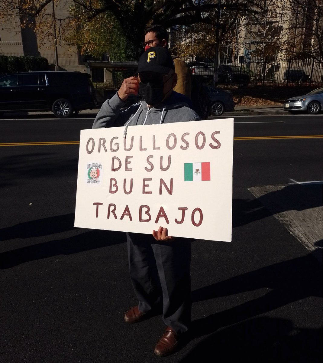 abrahamendieta's tweet photo. Es López Obrador el mandatario con más legitimidad y apoyo popular de la región de América del Norte, y se demuestra con el cariño de los paisanos en cada una de sus visitas. 

 #AMLOenWashington https://t.co/yNrZeUmyoh