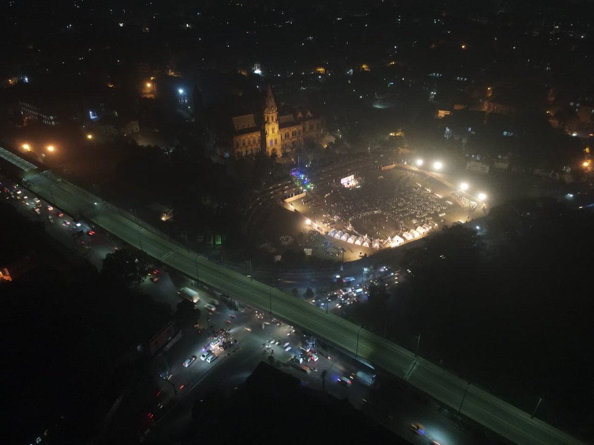 What a fantastic fanfare at GCU’s Oval ground, at the culmination of #gcusummit of students societies. Great organisation by GCU’s Nazir Ahmed Music Society and Roover Club. 

⁦<a href="/gcuniversitylhr/">GC University Lahore</a>⁩