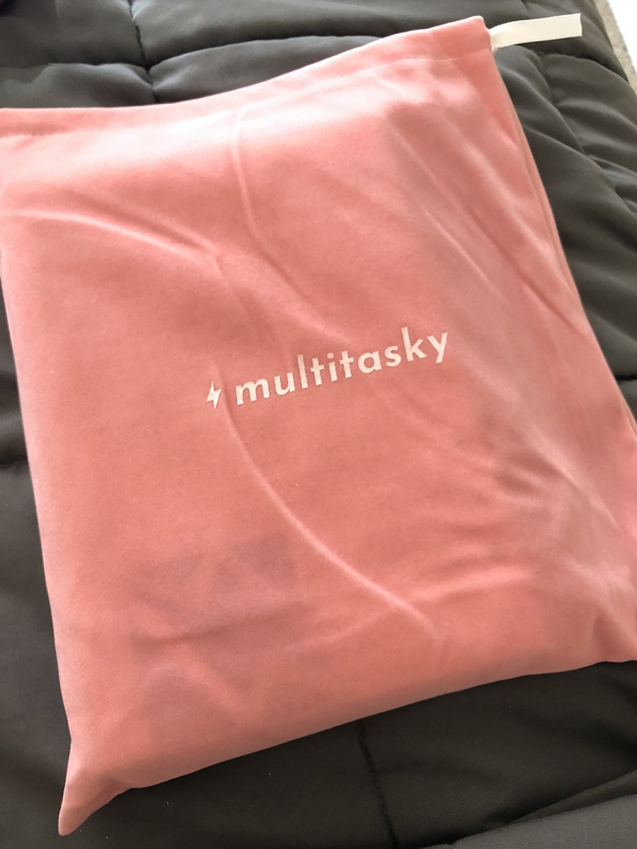 mspennycrumb's tweet photo. i ordered new bujo supplies to finally get my life together (thanks @KeltieKnight) + LOOK HOW CUTE MY #MULTITASKY PACKAGING IS 🥺😍💞 https://t.co/1wGMlX86gx