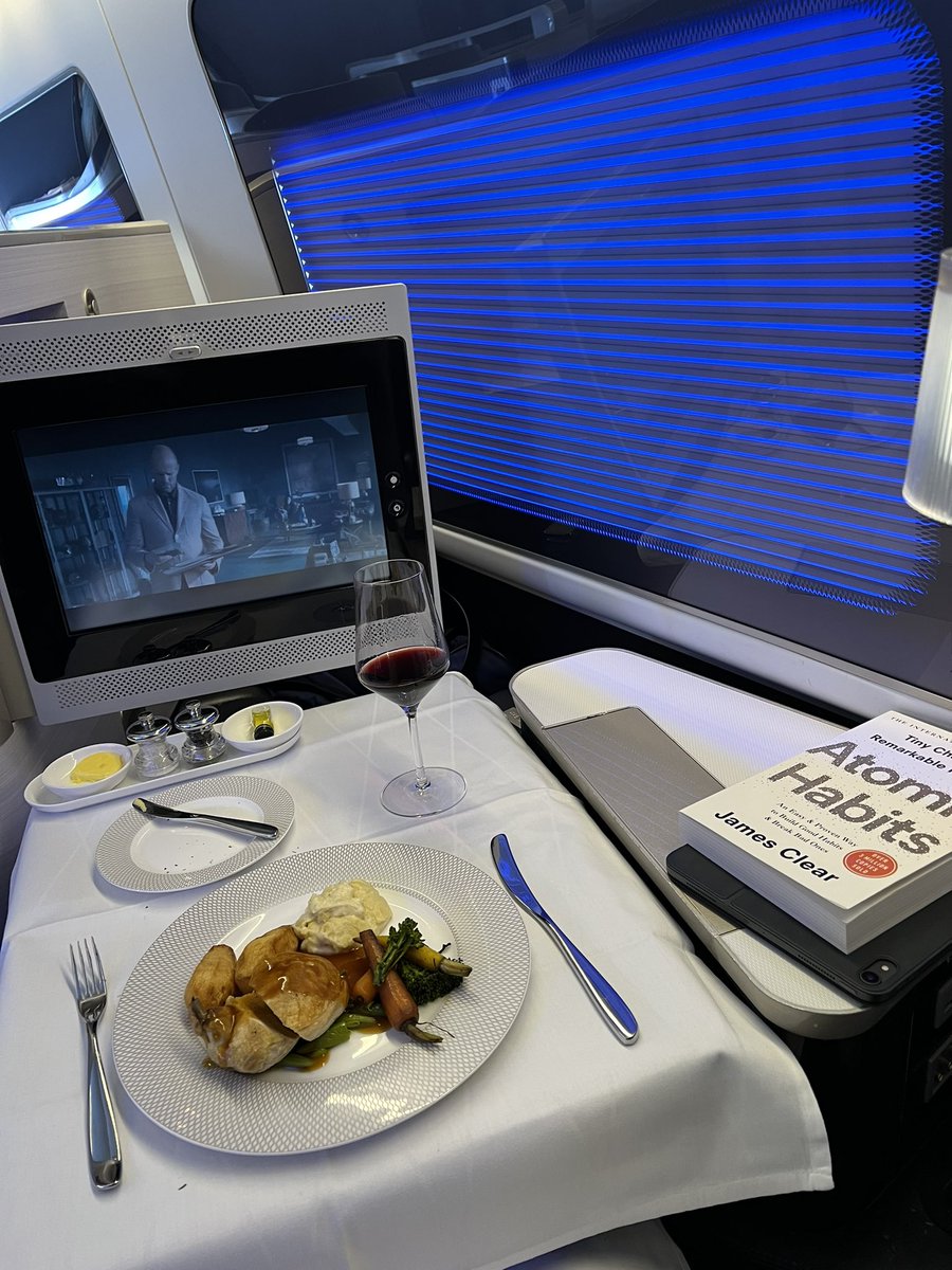 JohnTerry26's tweet photo. Thank You @British_Airways for a superb flight and hospitality ✈️🇬🇧🇳🇬
Food , Service and Staff Excellent as always. 💙🍷 https://t.co/r1eKOJ6SZF