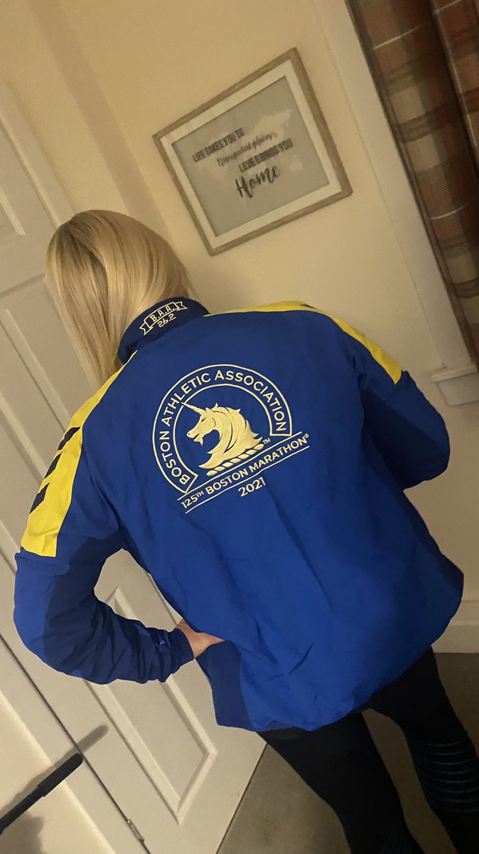 mcrae_claire's tweet photo. It’s arrived!! 🥳 My @bostonmarathon  medal is here! My 4th unicorn! 🦄
I have throughly enjoyed chasing unicorns this year… hopefully one day I’ll make it to Boston to do it in person! 🤩
#RunTo125 #BostonMarathon #ChasingUnicorns #RNLI #RNLIRunner #Boston https://t.co/paL4GgAnkj