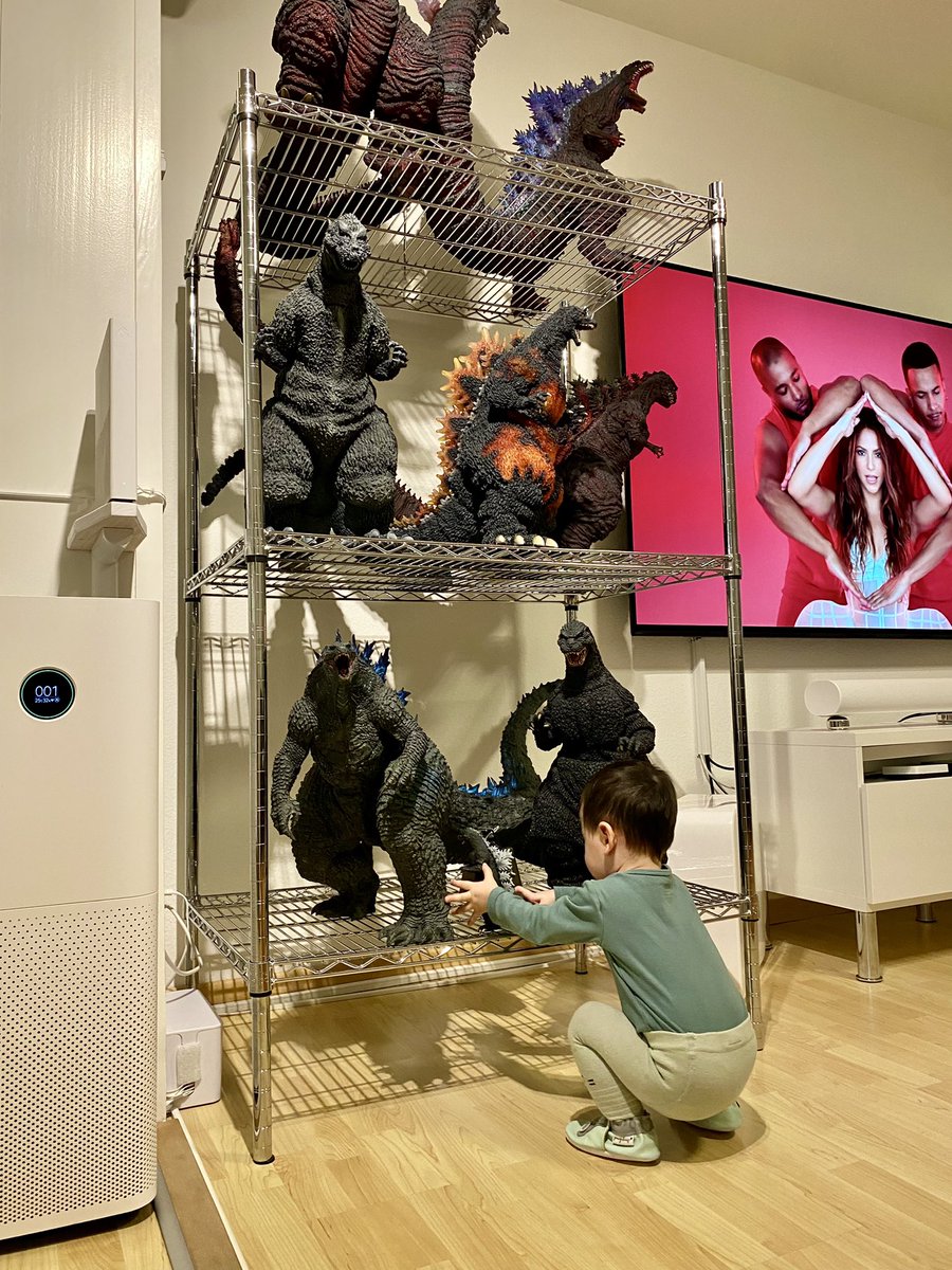 Shin_Gojira_66's tweet photo. デコレーションの技術は若いうちに身につけておくのがベスト🥰
#ゴジラ #Toddler #GiganticSeries #Bandai #Godzilla #かわいい https://t.co/TdpDbgID7L