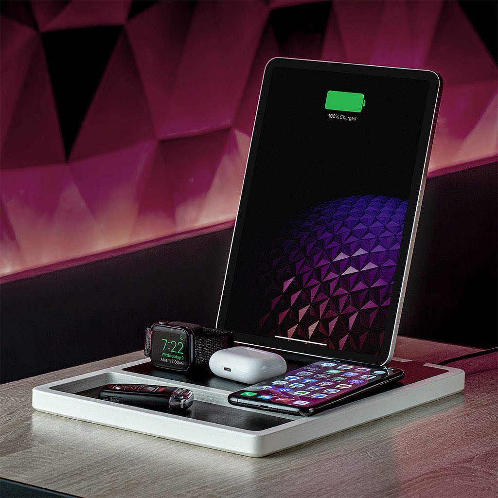 NytStnd's tweet image. Perfect combination of high technology and minimalistic design! 
NYTSTND is perfect for all your devices and for you!

#wirelesscharger #chargingset  #gadgets #technology #Apple #iPhone #iPad #AppleWatch #AirPods #MagSafe #design