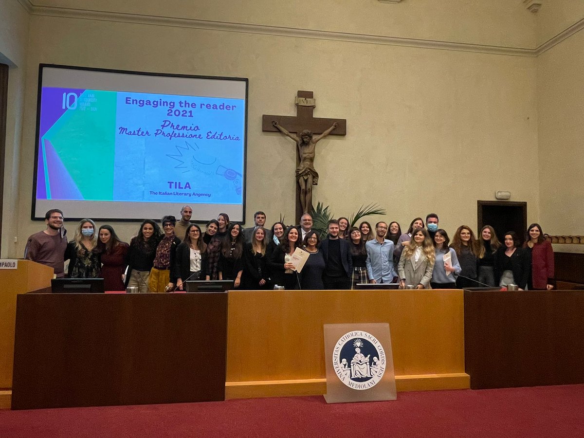 Foto finale di rito ❤️
Complimenti e un grande in bocca al lupo a tutti 🍀 #editoriaunicatt #mastereditoria <a href="/Unicatt/">Università Cattolica</a>