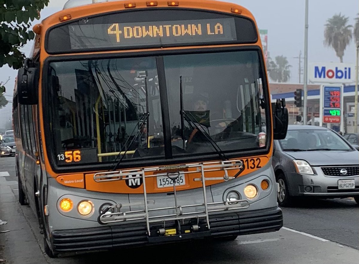 TransitCake's tweet image. On my way to @CoMotionNEWS LA conference day 3. It’s easy being green when you ride @metrolosangeles. Thanks @shoptrinaturk sample sale for the styling.