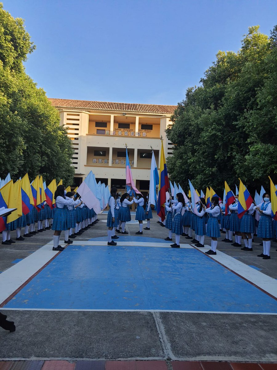 Escuela Normal Superior Maria Auxiliadora tweet media